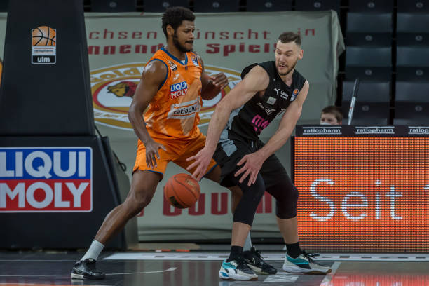 与此同时 与此同时