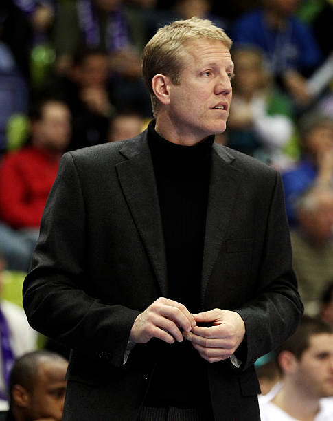 在对方防守 在对方防守