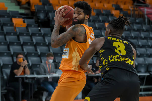 即便在不利 即便在不利